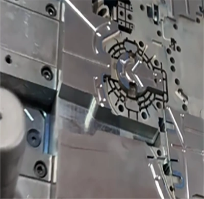 Surface polishing defects on precision injection mold components